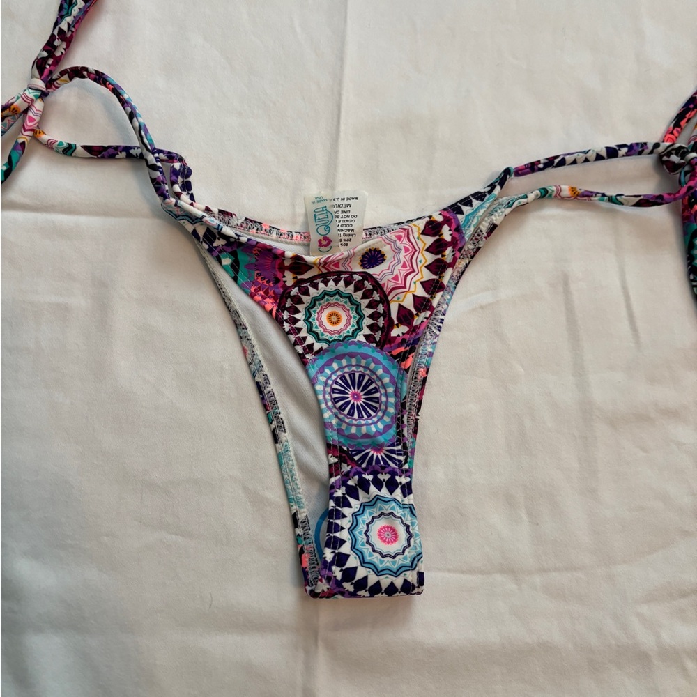 Cheeky Patterned Bikini Bottom - Picture 2 of 4